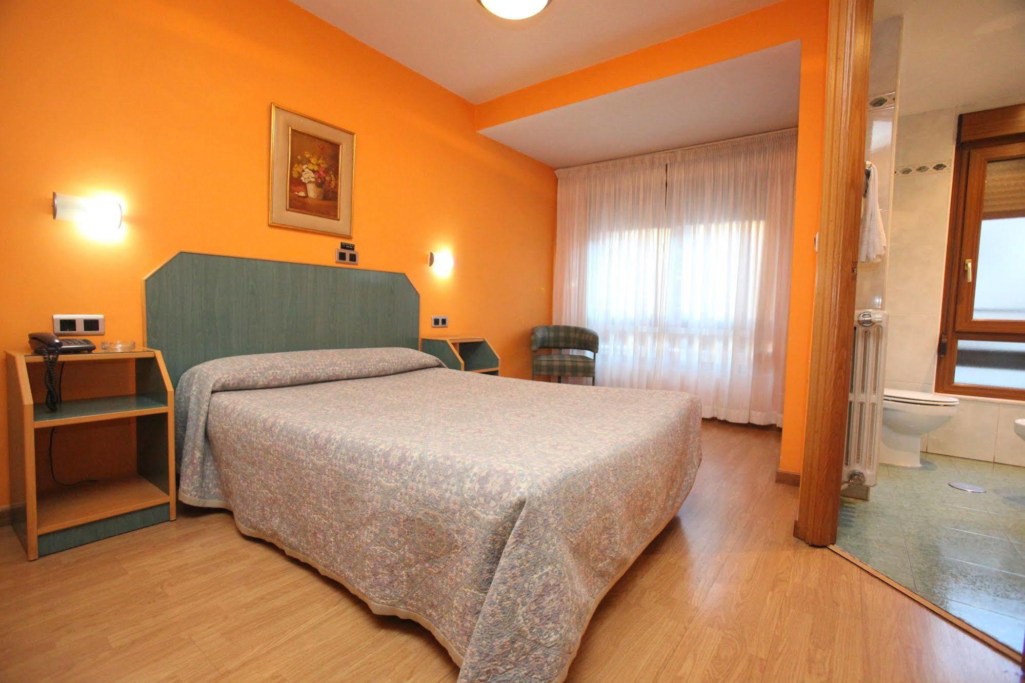 Hostal Don Suero León Exteriér fotografie